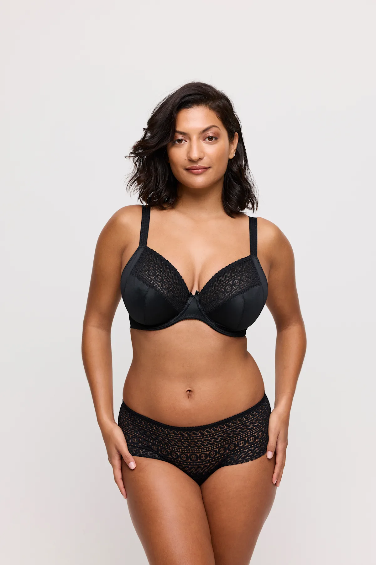 eservices_primadonna-lingerie-balcony_brathong-montara-0163384-black0663381-black-334409