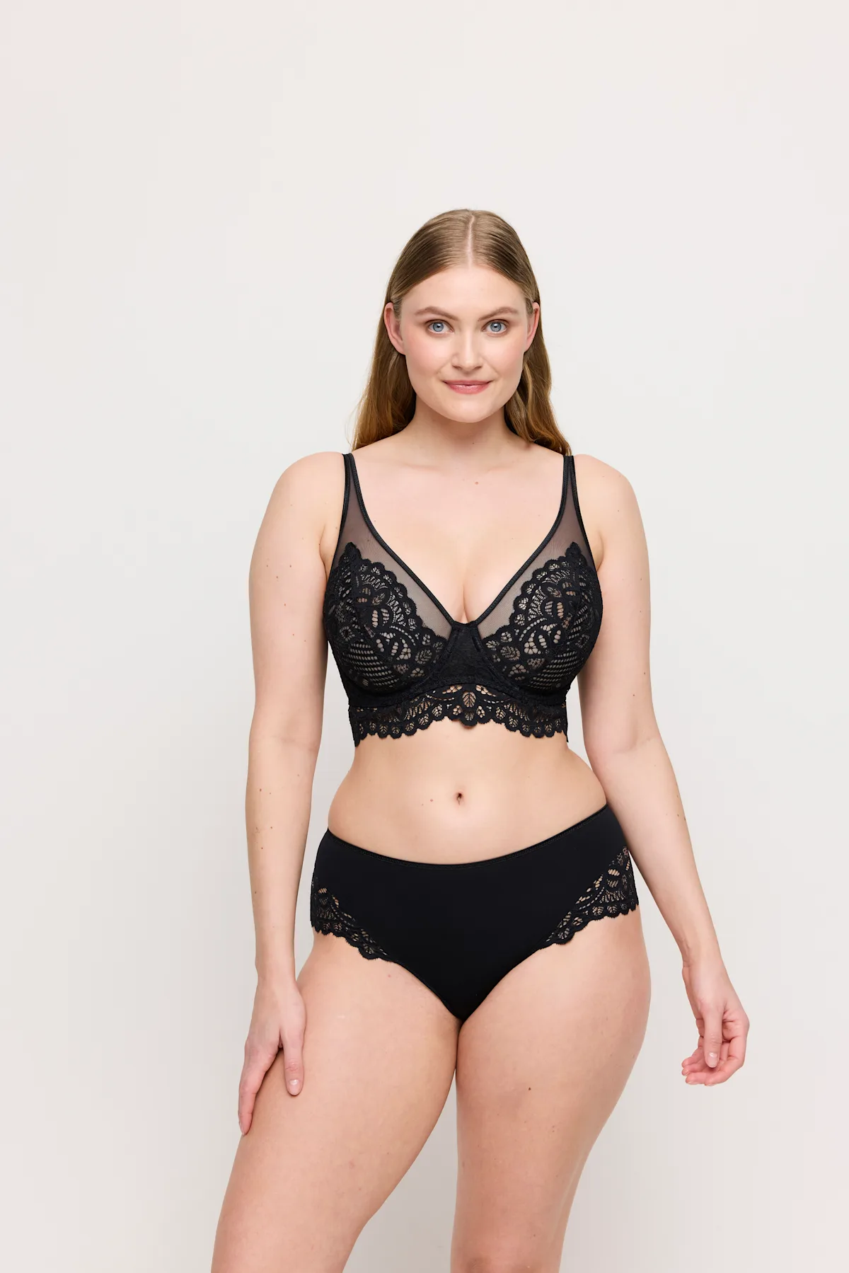 eservices_primadonna_twist-lingerie-balcony_brashorts_-_hotpants-first_night-0141886-black0541882-black-334219