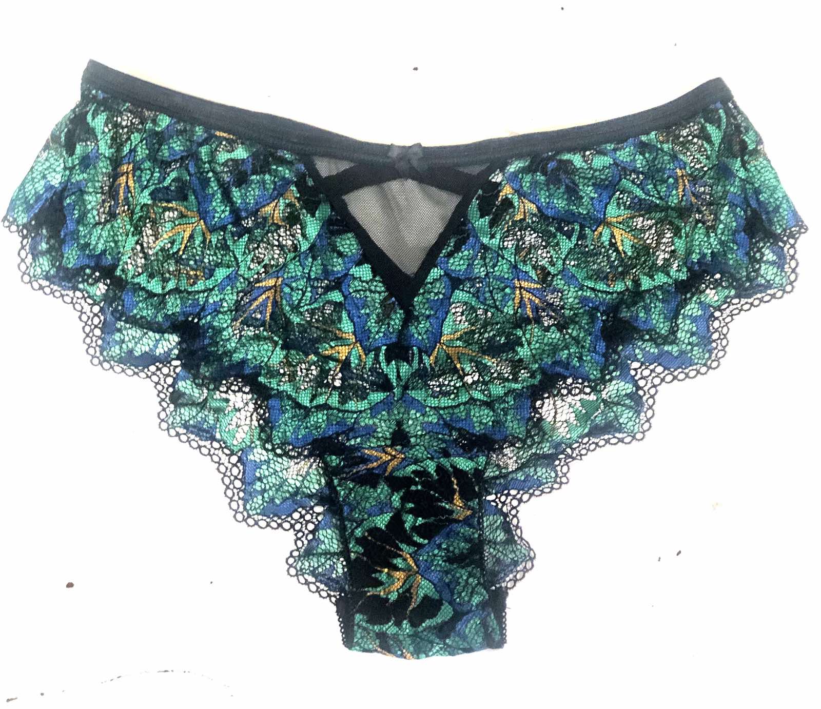 miss-rosy-2677-brazilian-prasino-peacock-3