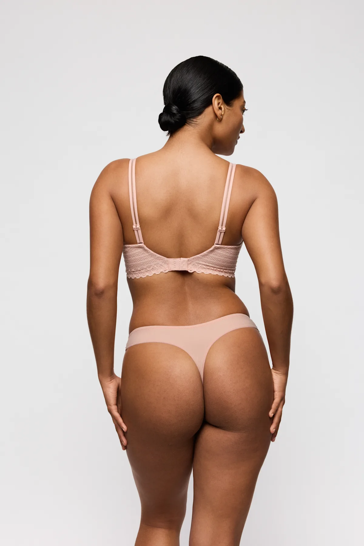 eservices_primadonna_twist-lingerie-balcony_brathong-twist_side-0242572-pink0642570-pink-1084818