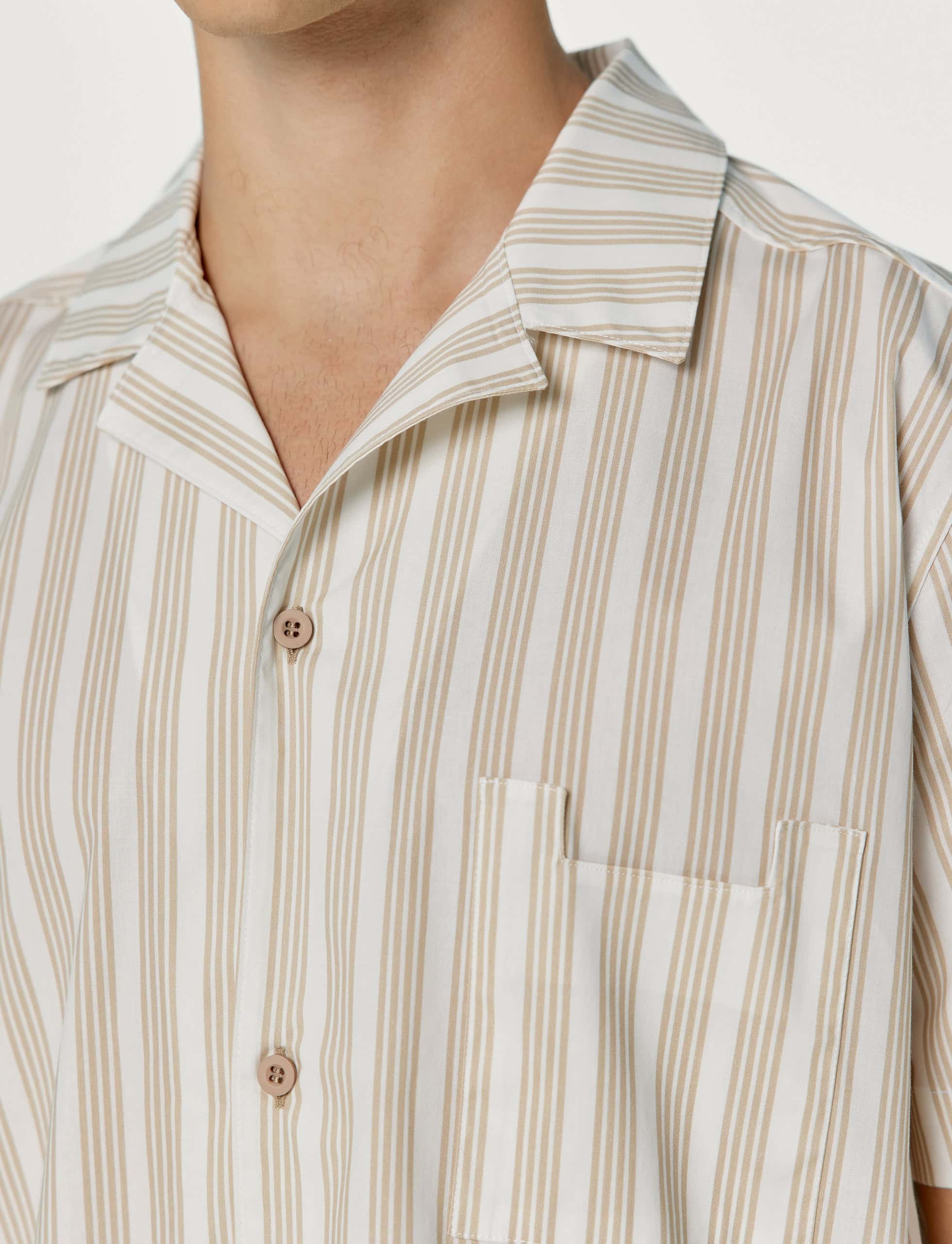 AP1123-7110_white_breton_poplin_stripes_shortsleeves_revere_shirt_modus_vivendi_ready_to_wear__3_
