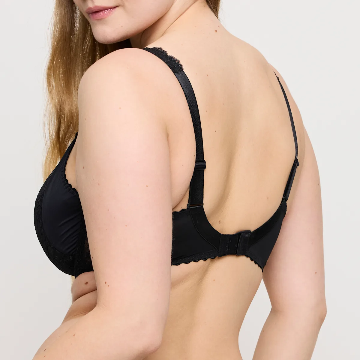 eservices_primadonna-lingerie-underwired_bra-shimla-0163580-black-333518