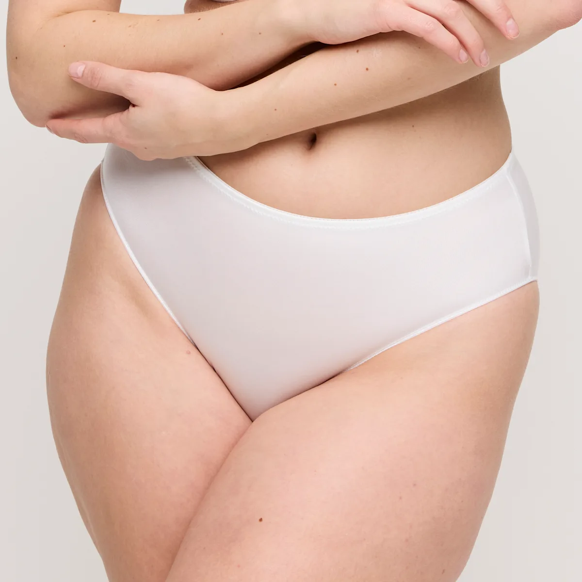 eservices_primadonna-lingerie-full_briefs-satin-0561331-natural-334741