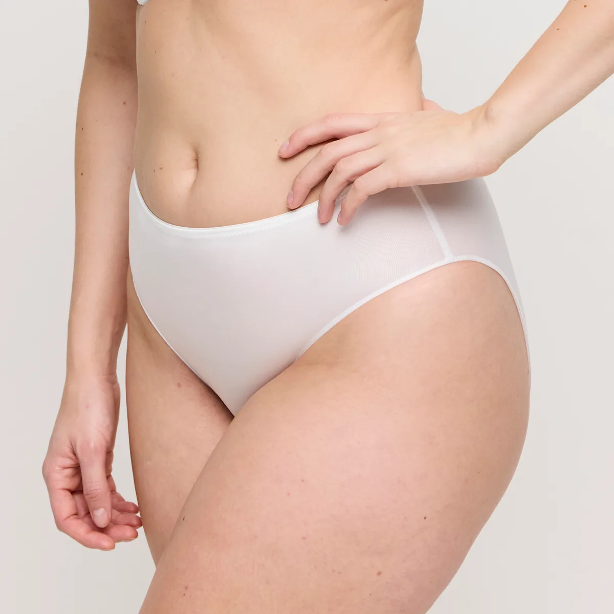 eservices_primadonna-lingerie-full_briefs-satin-0561331-natural-334744