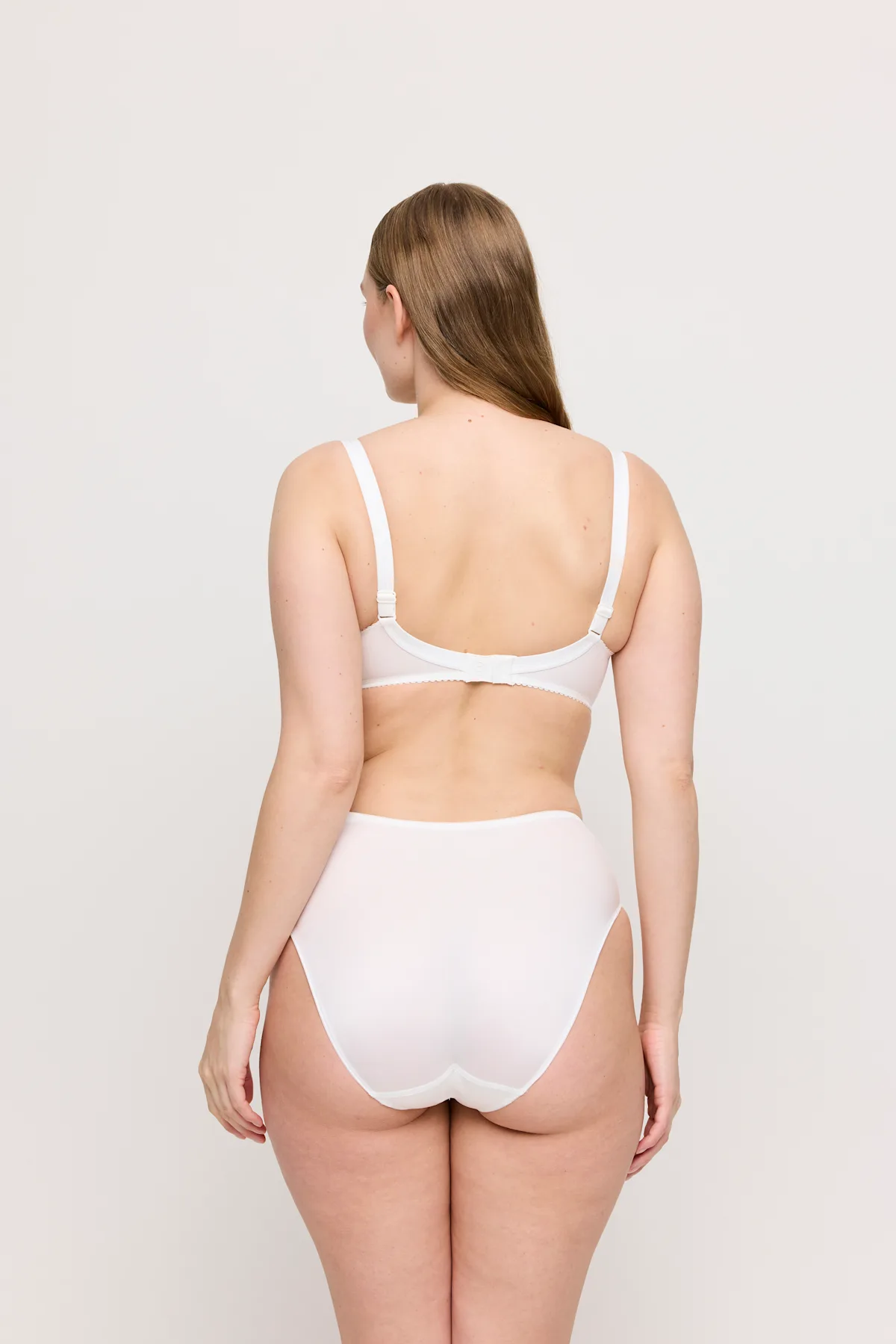 eservices_primadonna-lingerie-underwired_brafull_briefs-satin-0161330-natural0561331-natural-334234