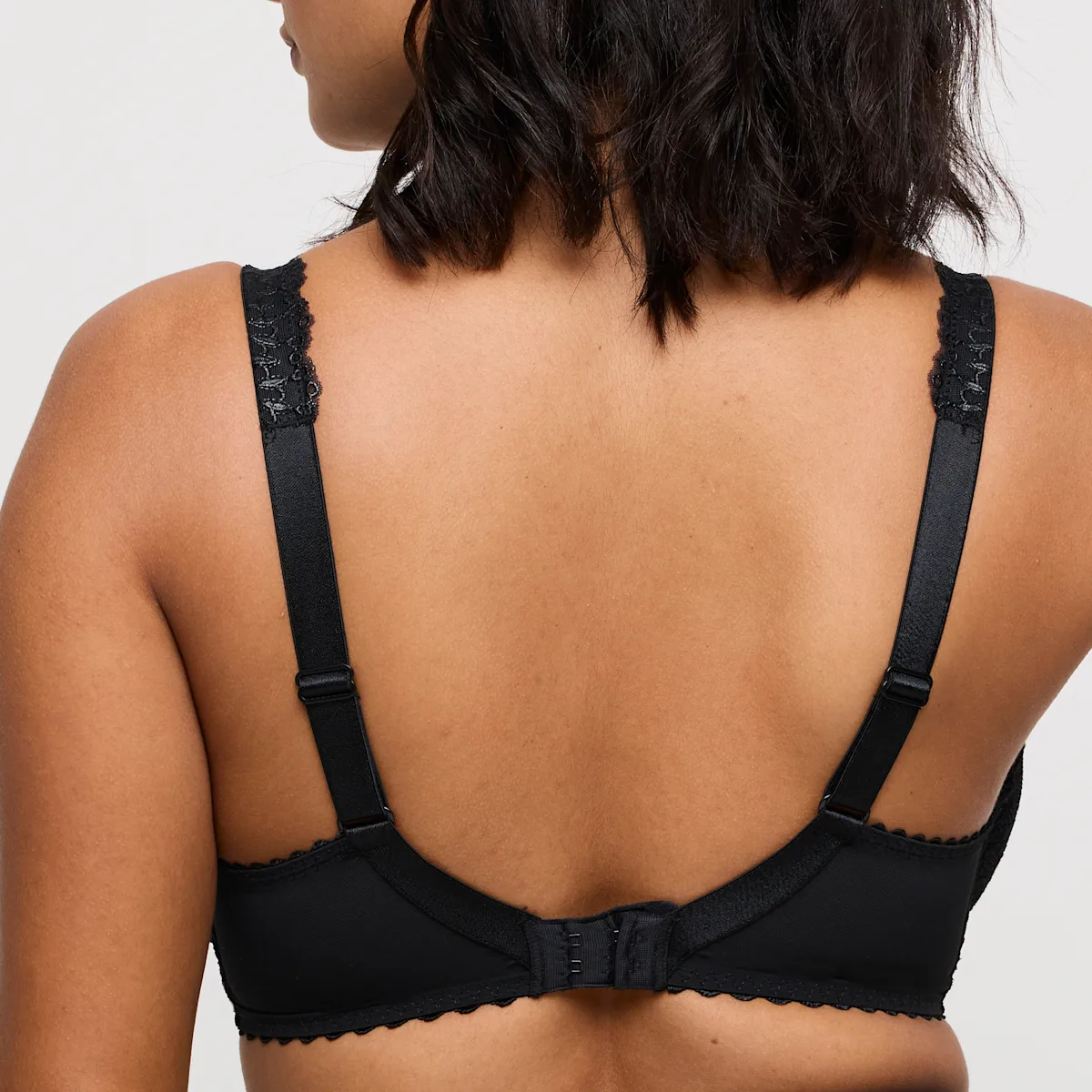 eservices_primadonna-lingerie-balcony_bra-shimla-0163584-black-333531