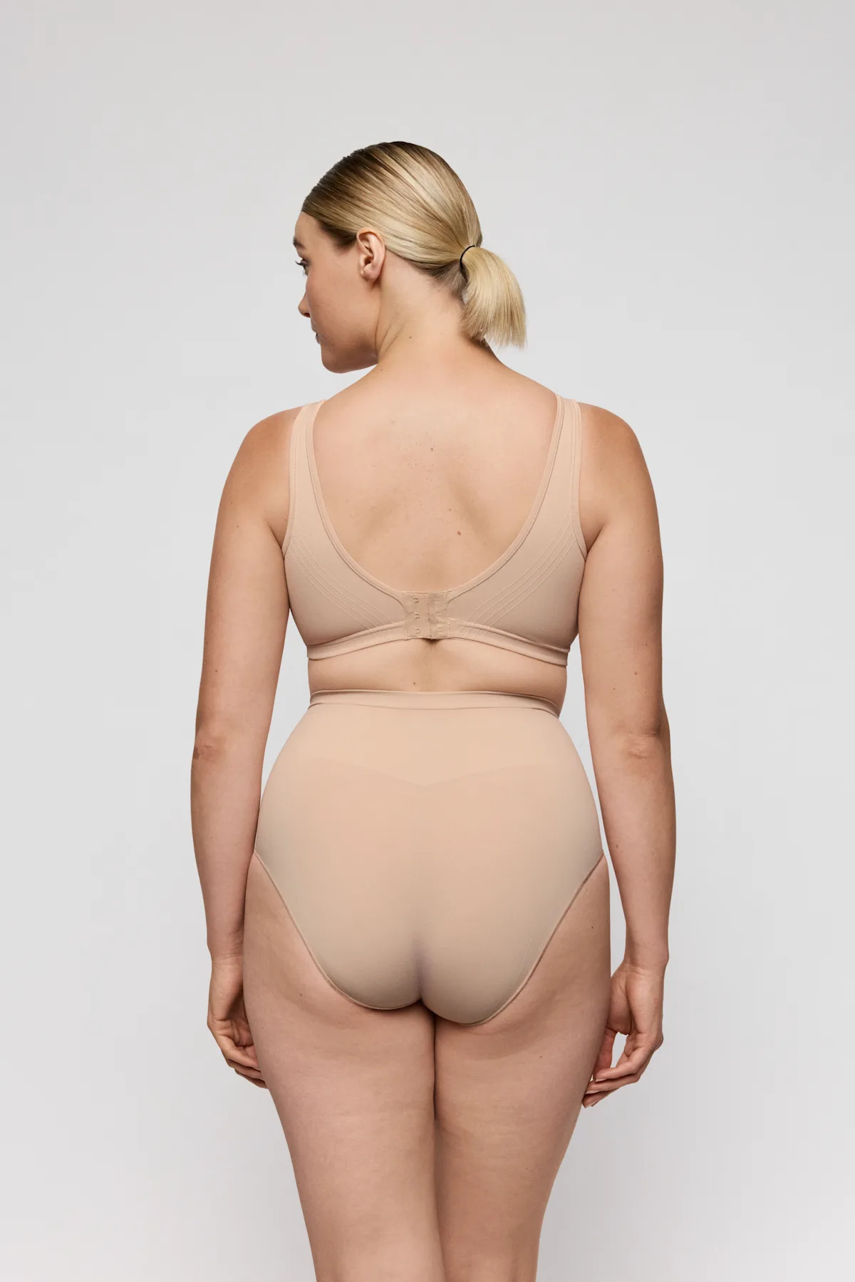 eservices_primadonna-lingerie-bralettecontrol_briefs-nudda-0163610-beige0563613-beige-1084854