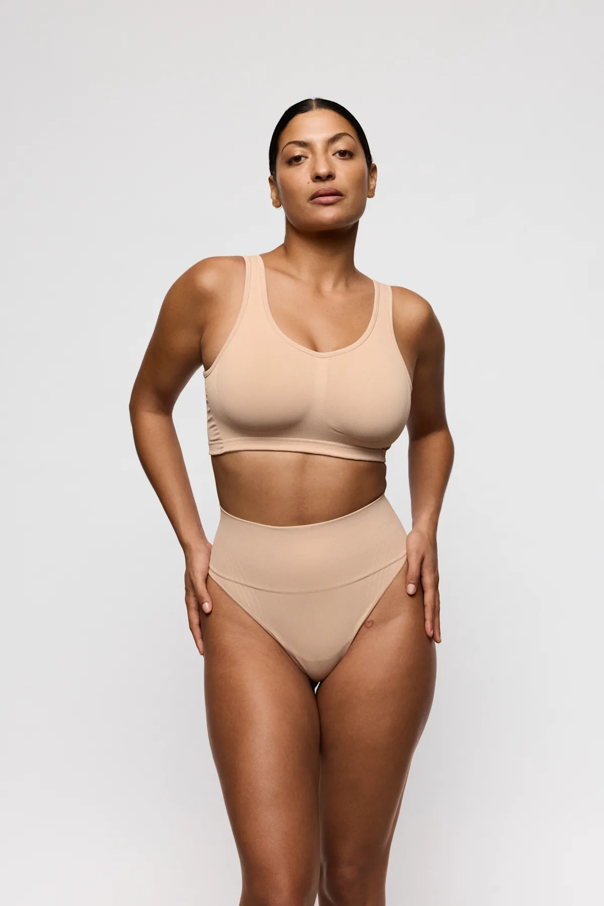 eservices_primadonna-lingerie-bralettecontrole_thong-nudda-0163610-beige0663611-beige-1084853