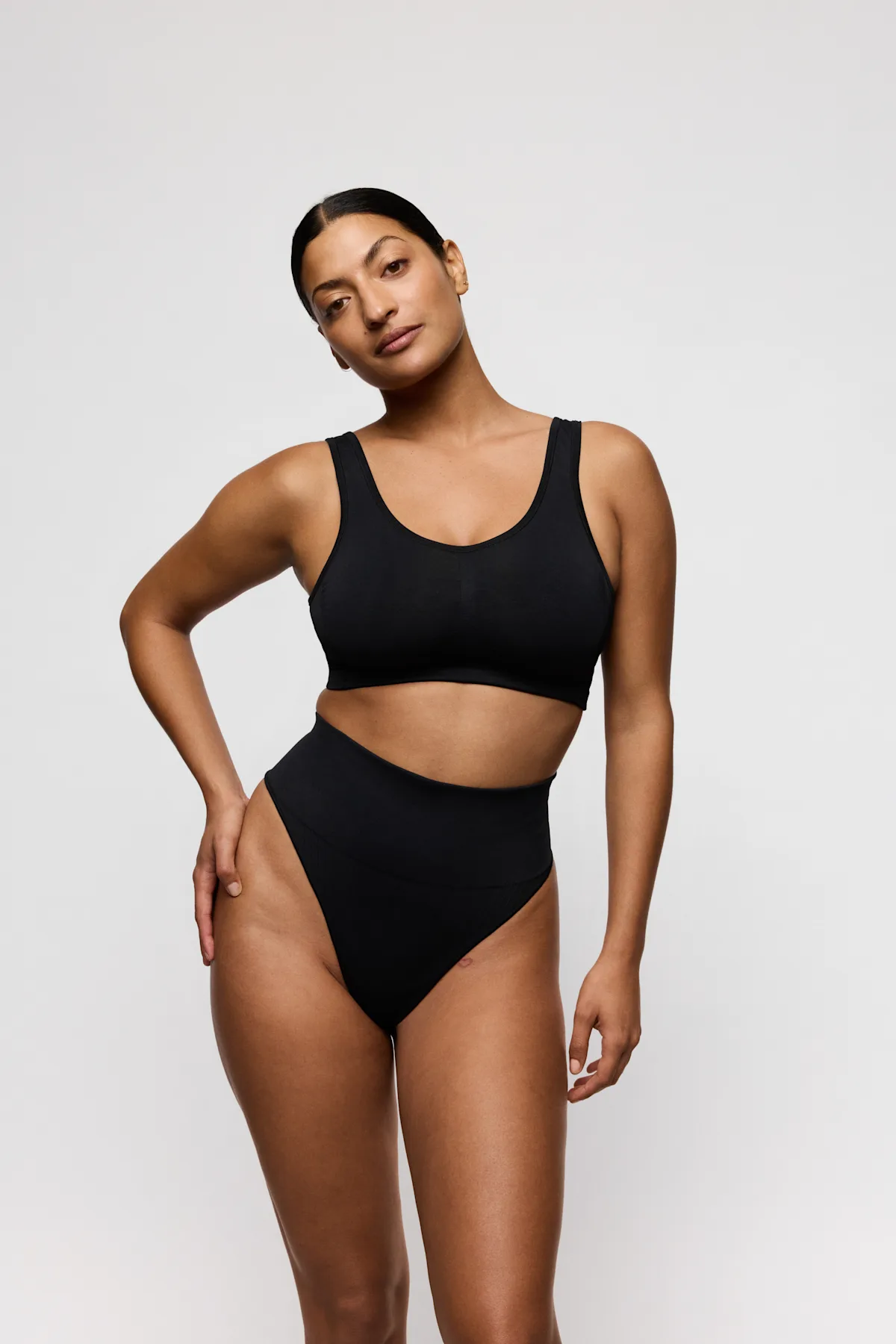 eservices_primadonna-lingerie-bralettecontrole_thong-nudda-0163610-black0663611-black-1084881