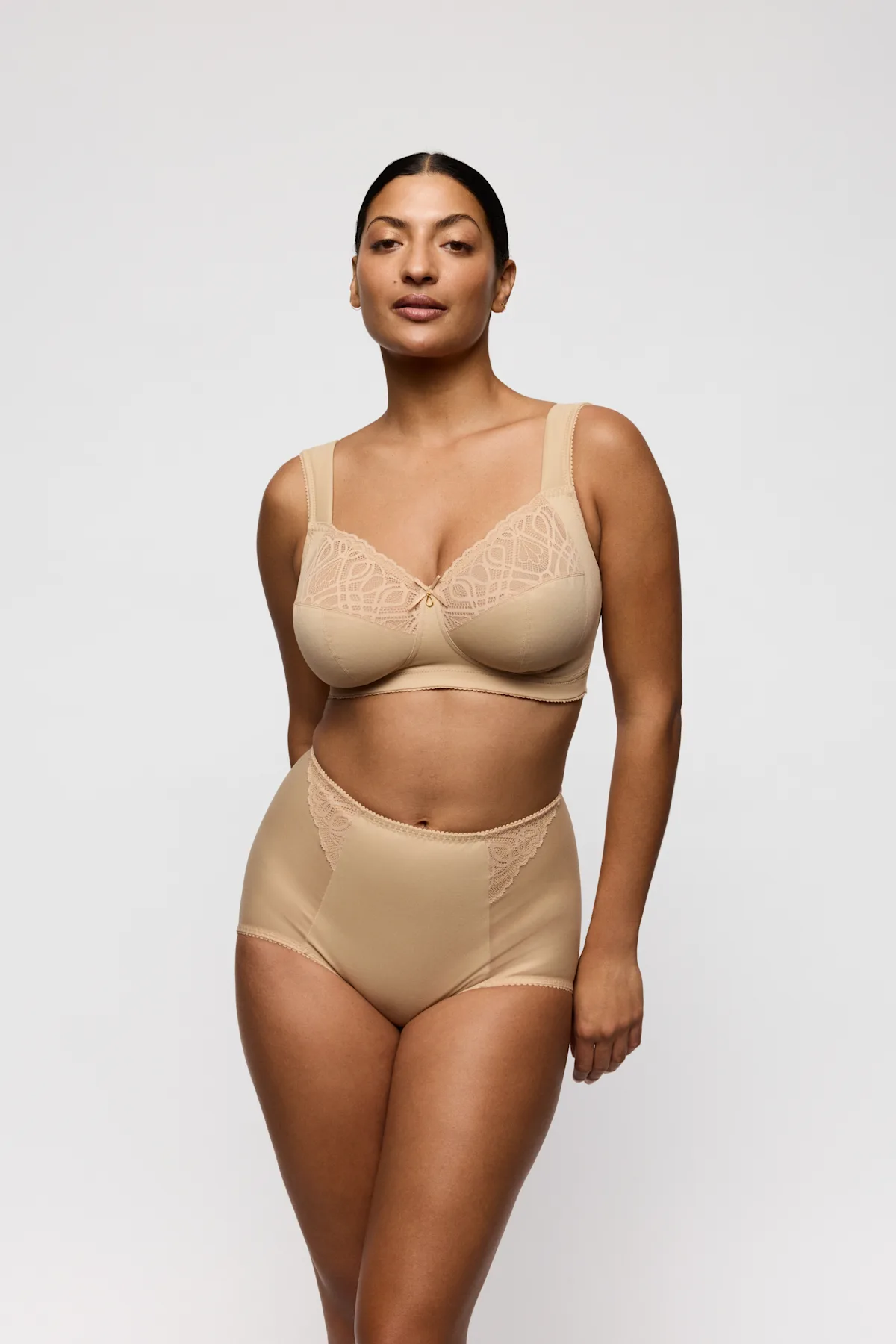 eservices_primadonna-lingerie-soft_bracontrol_briefs-salerno-0163537-beige0563534-beige-1084795