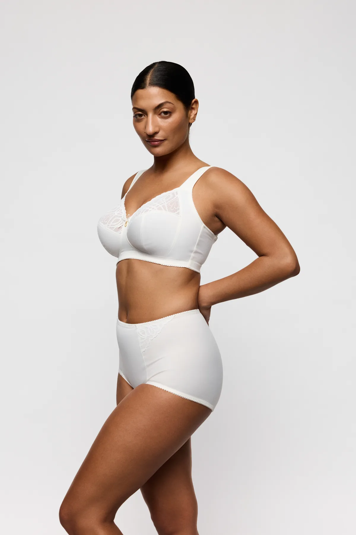 eservices_primadonna-lingerie-soft_bracontrol_briefs-salerno-0163537-natural0563534-natural-1084886